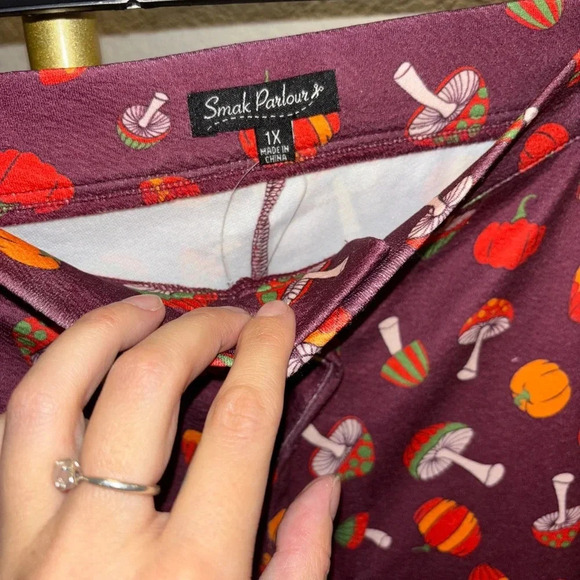 NWOT Smak Parlour Purple 1970s Pumpkin & Mushrooms Find Your Flare Pants - Picture 5 of 5